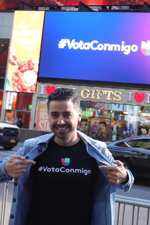 Borja Voces ar the first voter registration event for Univisions Vota Conmigo campaign