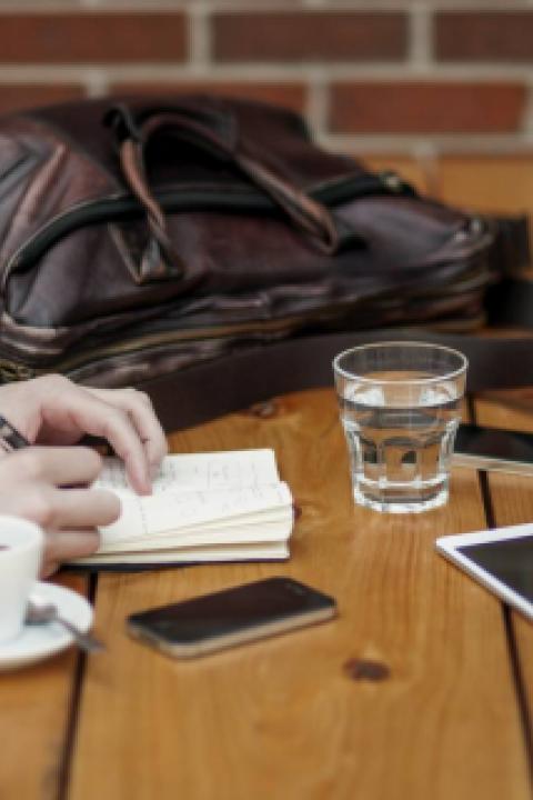 people-apple-iphone-writing-1.jpg