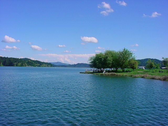 640px-Henry_Hagg_Lake_-_Oregon.jpg