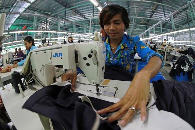 A-garment-worker-at-a-Cambodian-factory.jpg