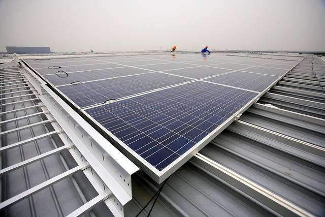 A-solar-roof-at-a-train-station-in-Shangai-China.jpg