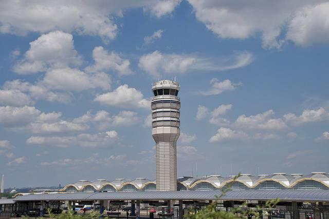 Air-traffic-control-tower-at-Washington-National-Airport.jpg