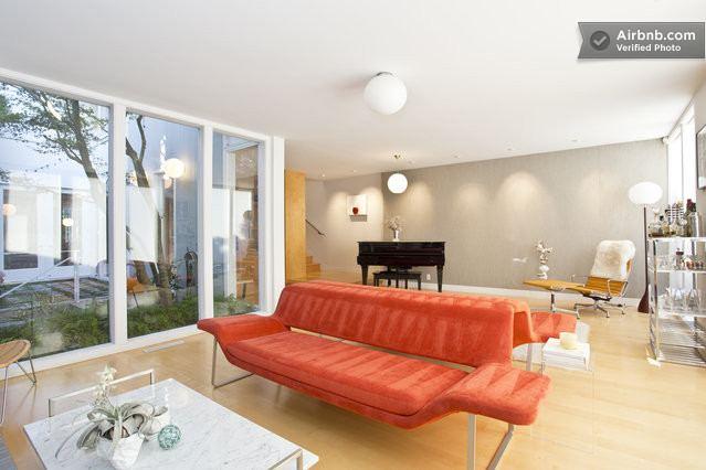 AirBnB-goes-for-business-travelers-lets-stay-here.jpg