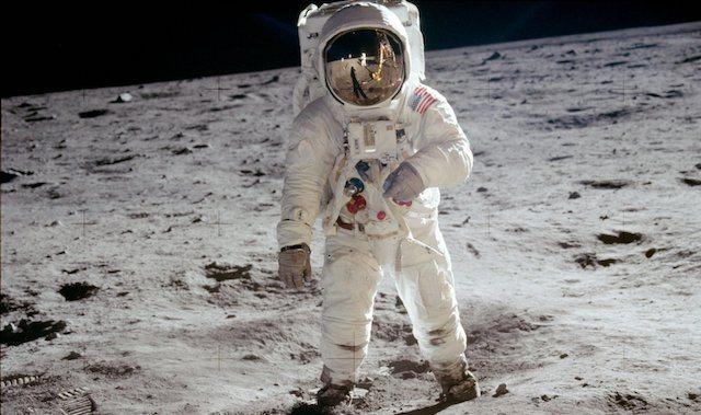 Aldrin_Apollo_11_crop.jpg