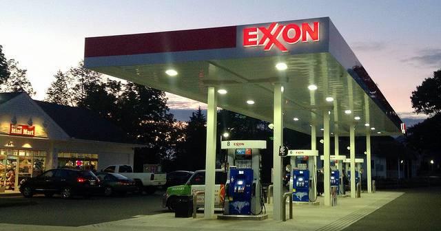 An-Exxon-service-station-in-New-England.jpg