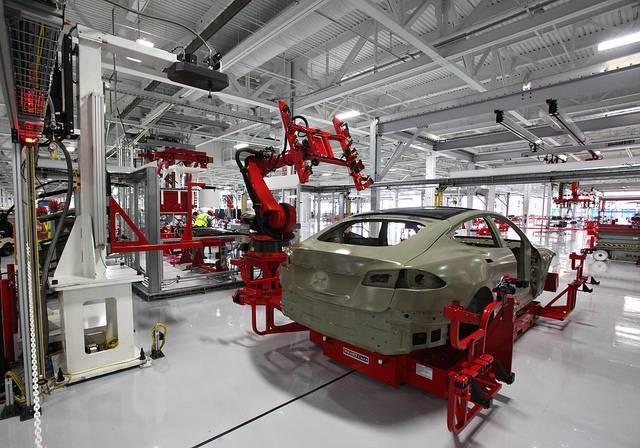 As-Tesla-says-it-is-ramping-up-production-an-SEC-inquiry-raises-new-doubts-about-the-companys-performance.jpg