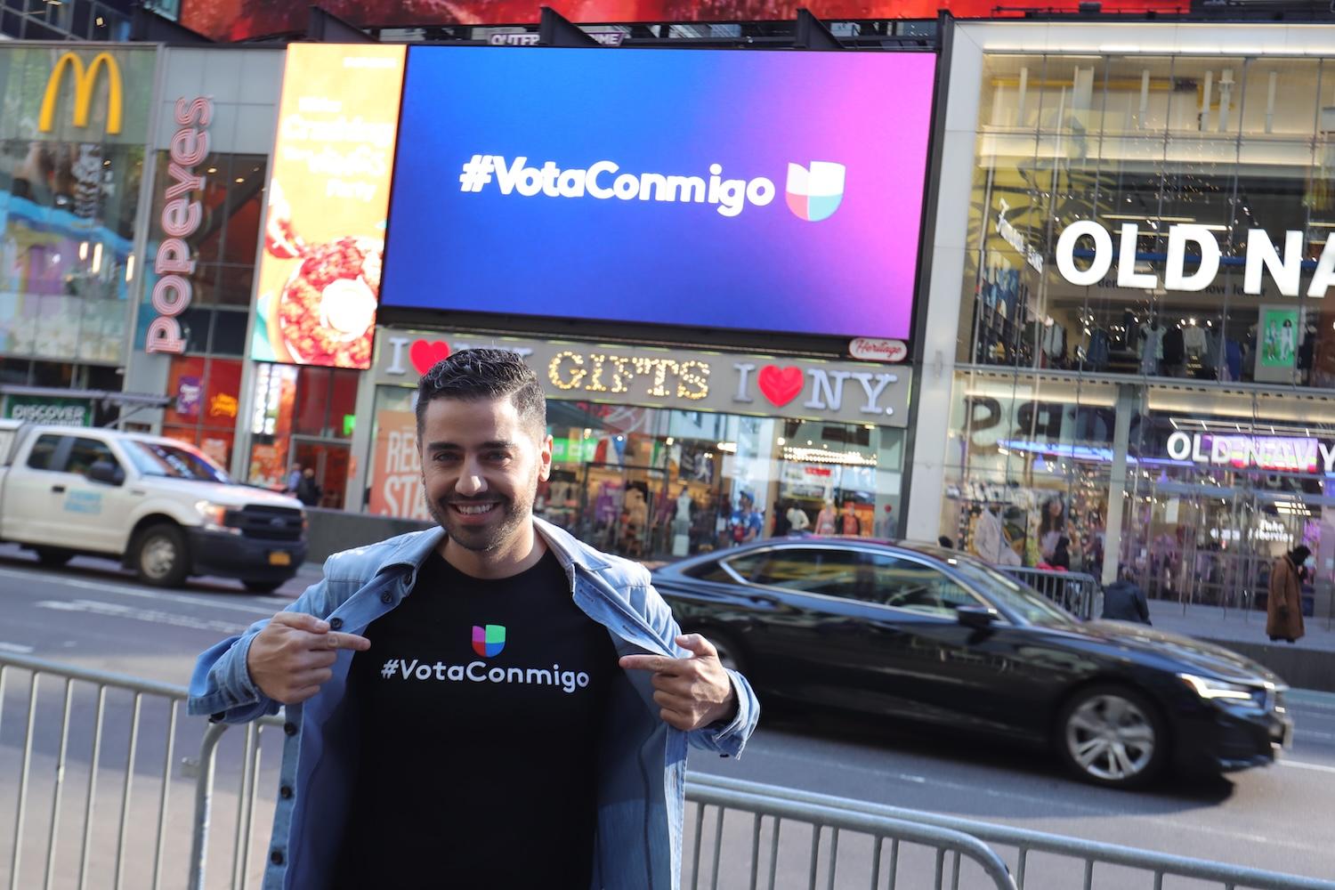 Borja Voces ar the first voter registration event for Univisions Vota Conmigo campaign