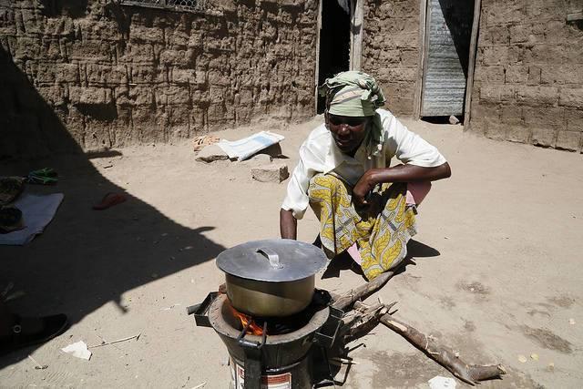 Clean-cookstoves-are-one-beneficiary-of-carbon-offset-programs.jpg