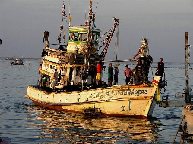Costco_thailand_boat.jpg