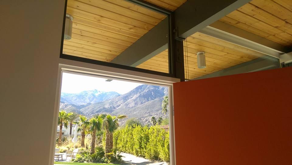 Eichlers-aim-to-integrate-the-indoors-and-outdoors.jpg