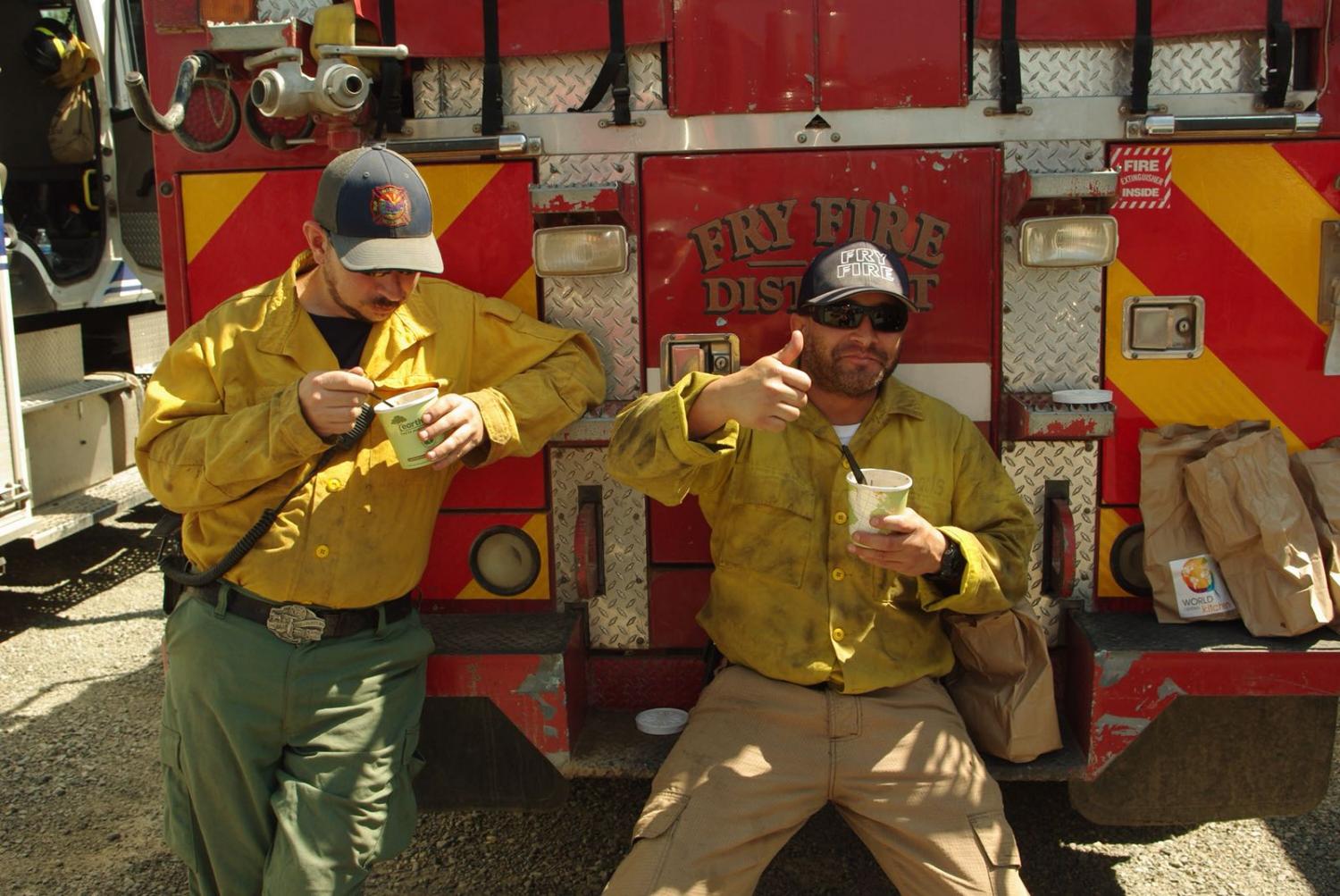 Firefighters-fighting-the-Carr-fire-in-California-take-a-break-thanks-to-World-Central-Kitchen.jpg