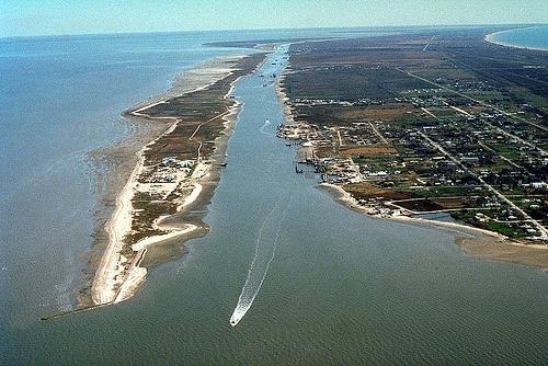 Gaveston_Bay_oil_spill_USACE-eh.jpg