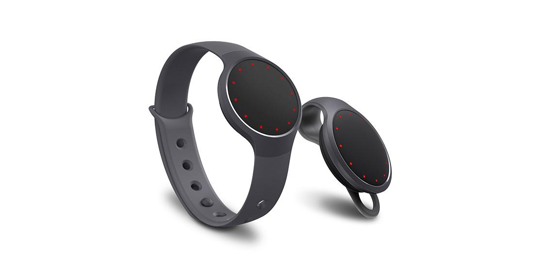 Get-the-wristband-and-Oscar-Insurance-will-pay-you-for-walking.jpg