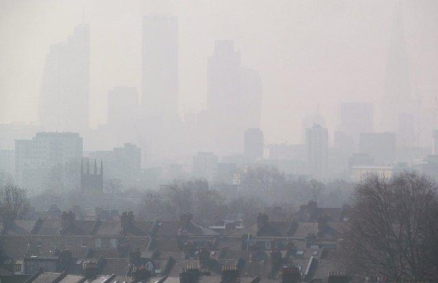 London-on-a-smoggy-spring-day-in-2015.jpg