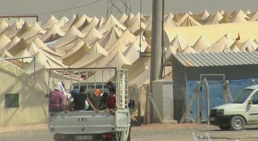 Refugee-camp-at-the-Turkish-border-of-Syria.jpg