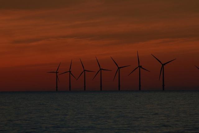 Renewable_energy_wind_RobertSharp.jpg