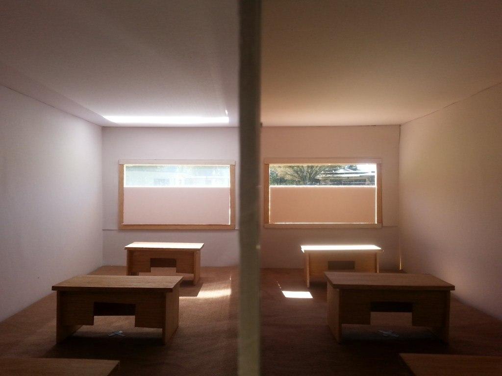 SerraLux-window-glaze-is-on-the-left-a-conventional-window-is-on-the-right.jpg