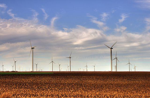 Smoky_Hills_Wind_Farm_Kansas_Drenaline.jpg