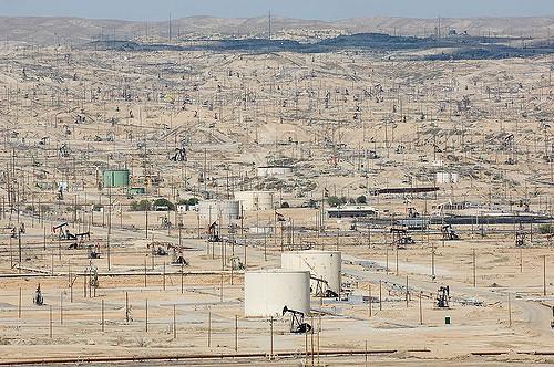 The-Kern-River-Oil-Field-in-Californias-San-Joaquin-Valley.jpg