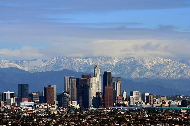 The-Los-Angeles-skyline-in-2008.jpg