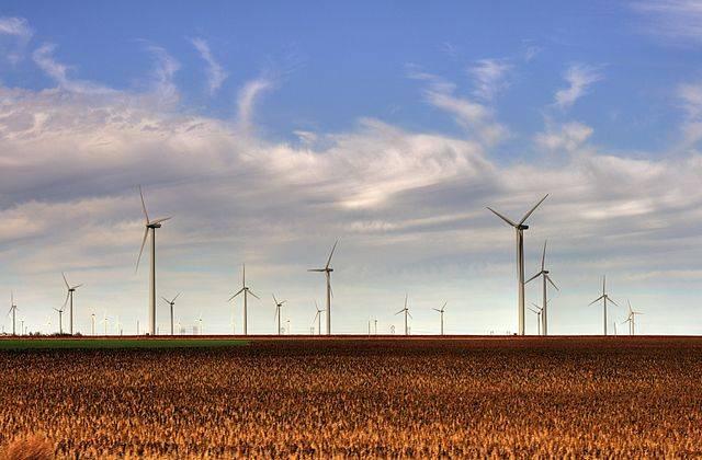 The-Smoky-Hills-Wind-Farm-in-Kansas.jpg