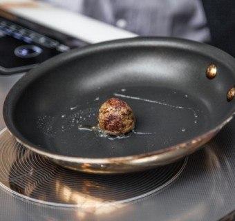 The-worlds-first-meatball-made-from-cultured-meat.jpg