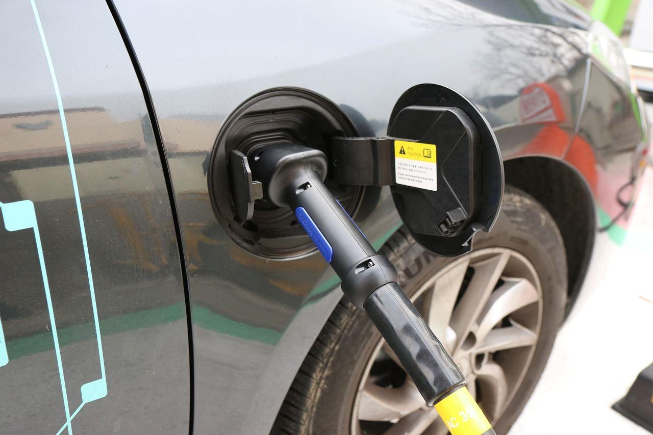 electric-cars-1068920_1280.jpg