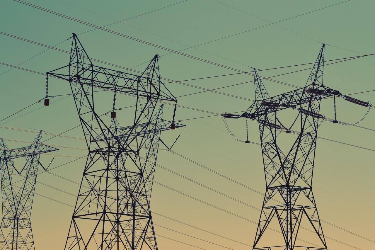 fre-sonneveld-powerlines.jpg