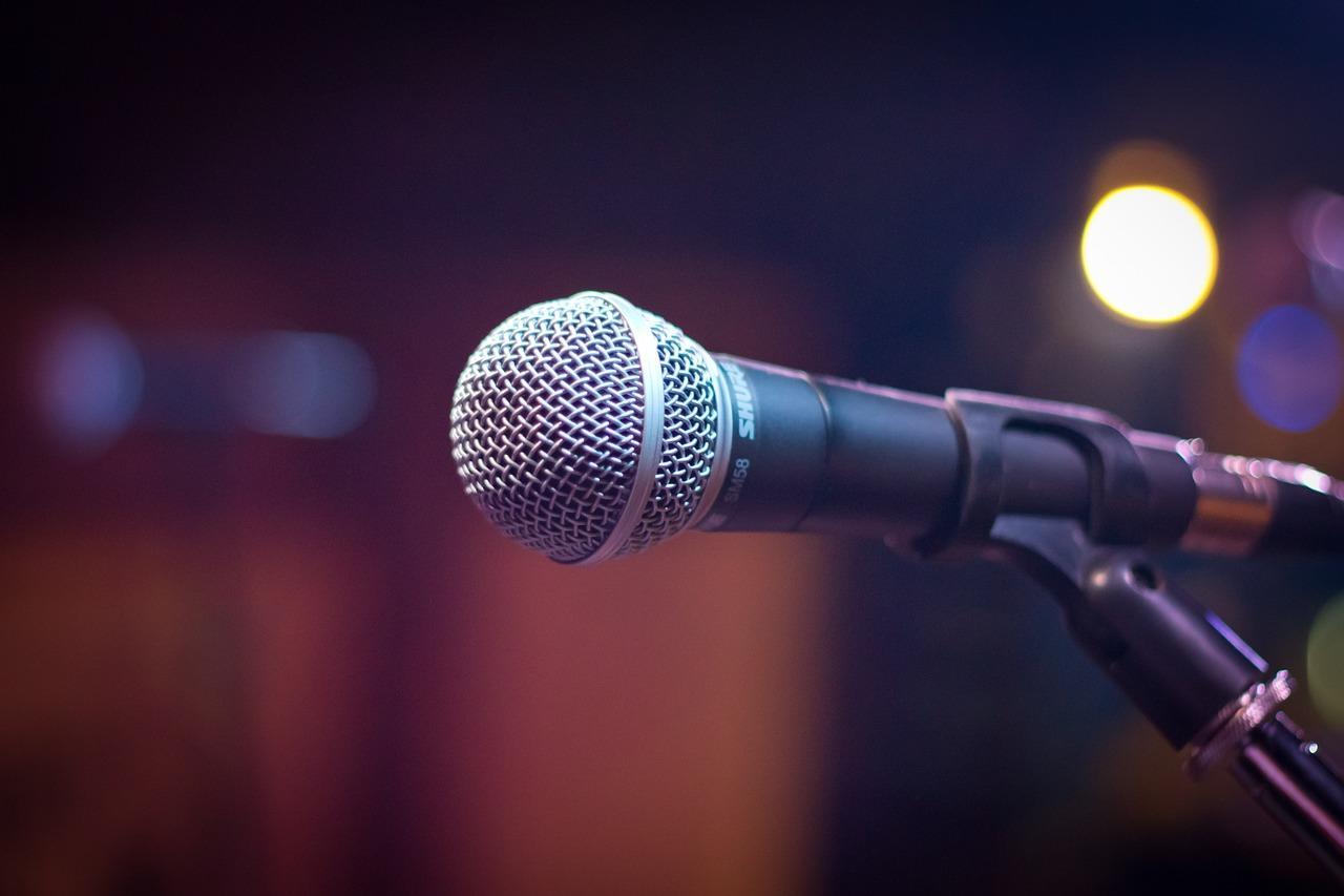 microphone-1261793_1280.jpg