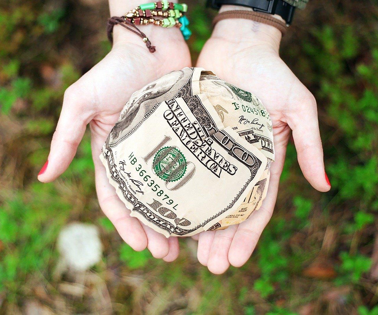 money-652560_1280-1-1.jpg