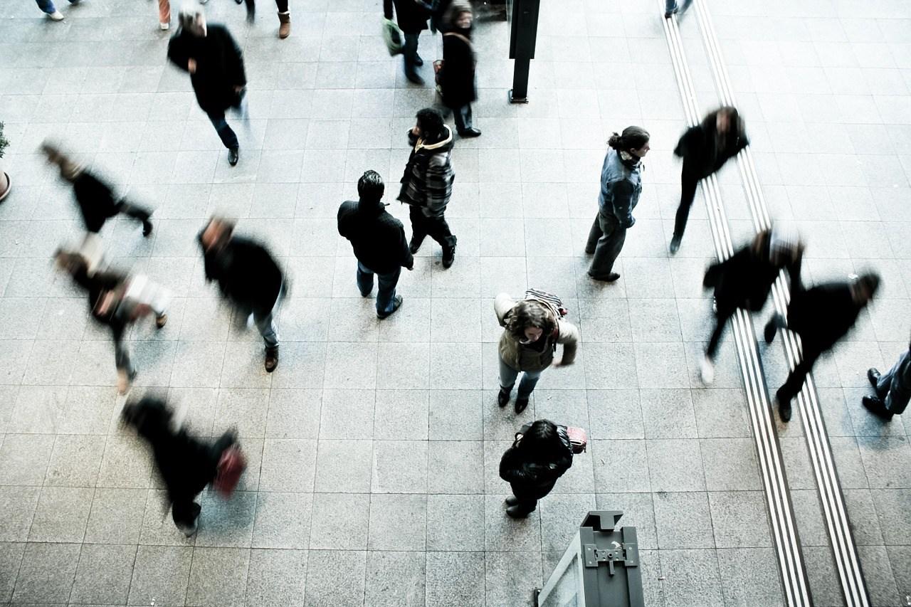 pedestrians-1209316_1280.jpg