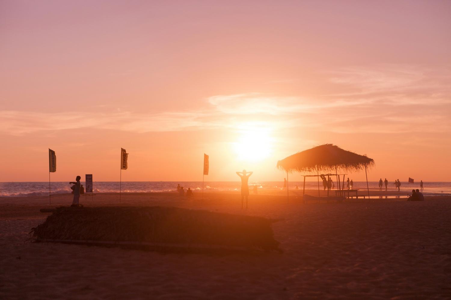 The sun shining on beachgoers — Global Heat Reduction Initiative