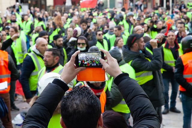 yellow-vest-protests-in-Avignon-France.jpg